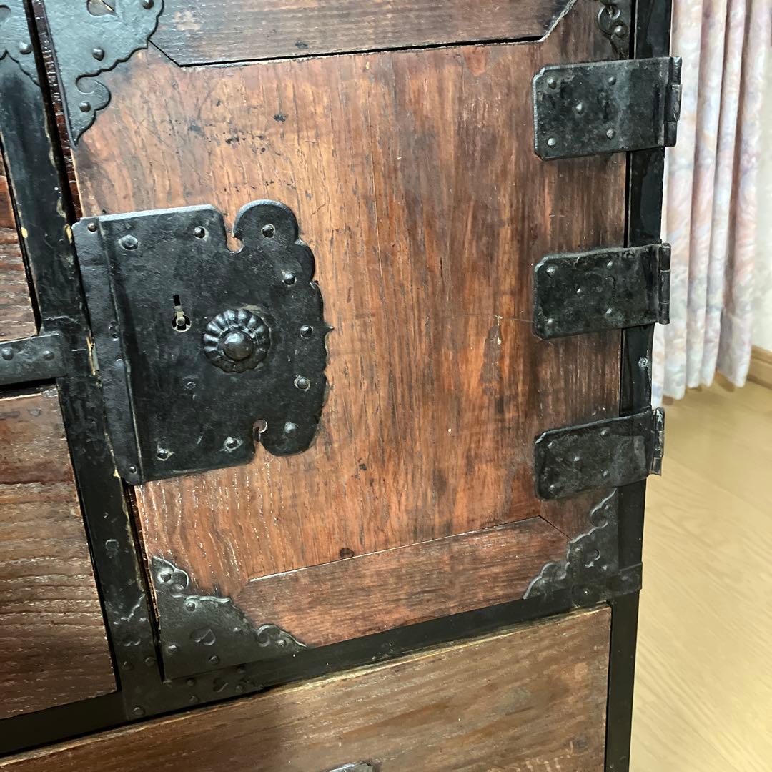 時代箪笥（高７２．５㌢、幅７５．５㌢、奥３８㌢／重２２㌕）