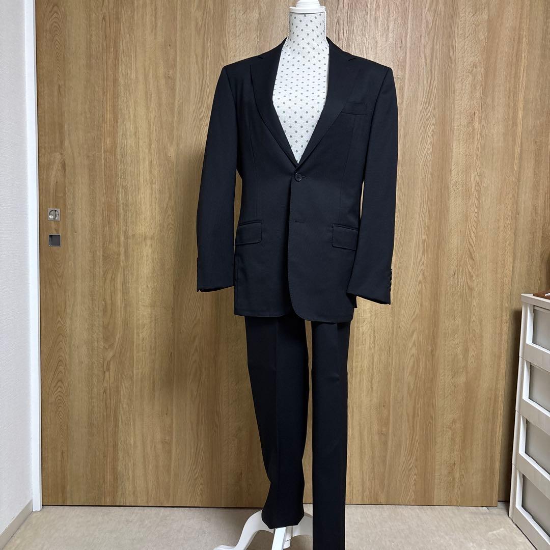 バーニーズニューヨーク／ブラックスリムフィットスーツ／メンズ