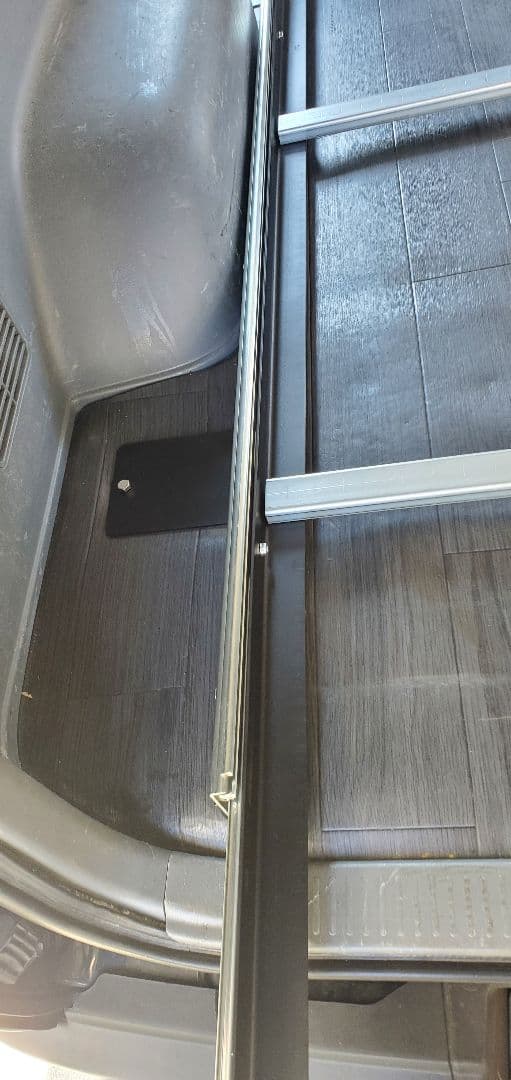 ハイエース スライドフロア スライドレール 山さま