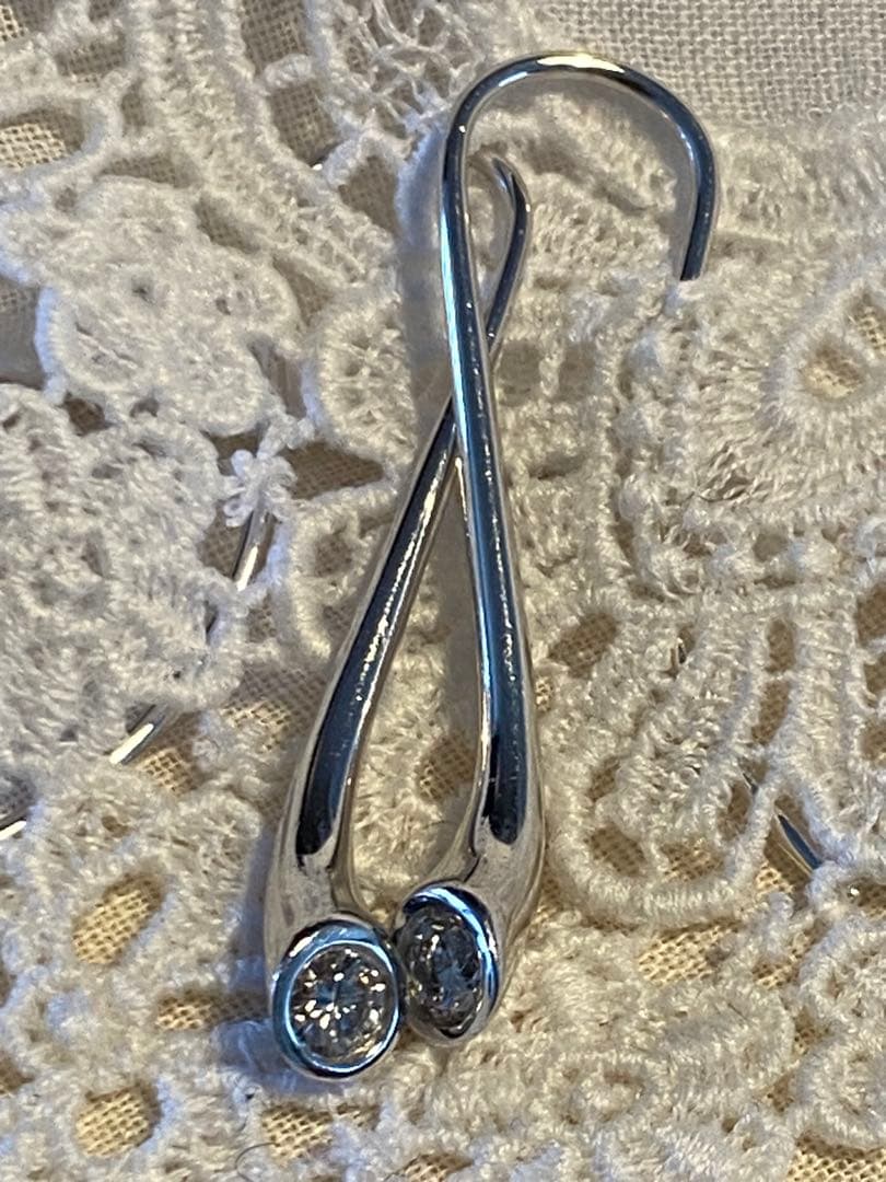   Magicピアス　18Kホワイトゴールド　ダイヤモンド