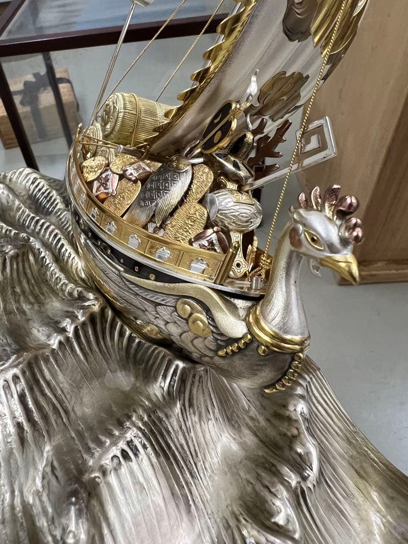 銀製　宝船　置物　ガラスケース付