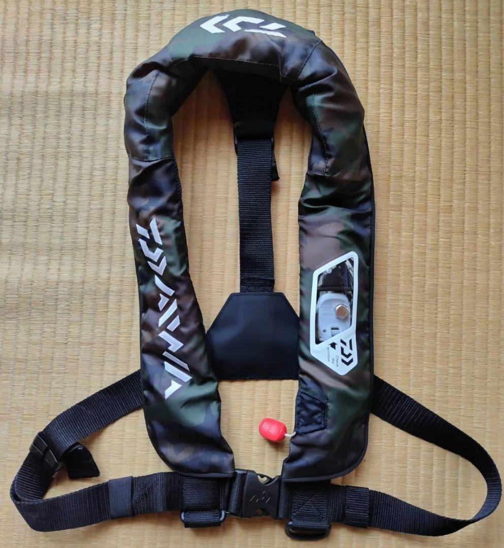 ダイワ 自動膨張ライフジャケット