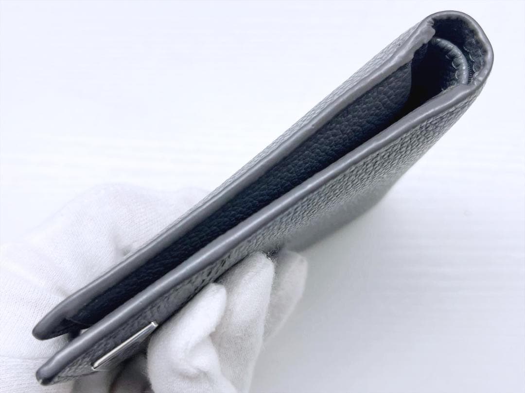 美品 プラダ ロゴ 二つ折り財布 グレー RFID 2MO738