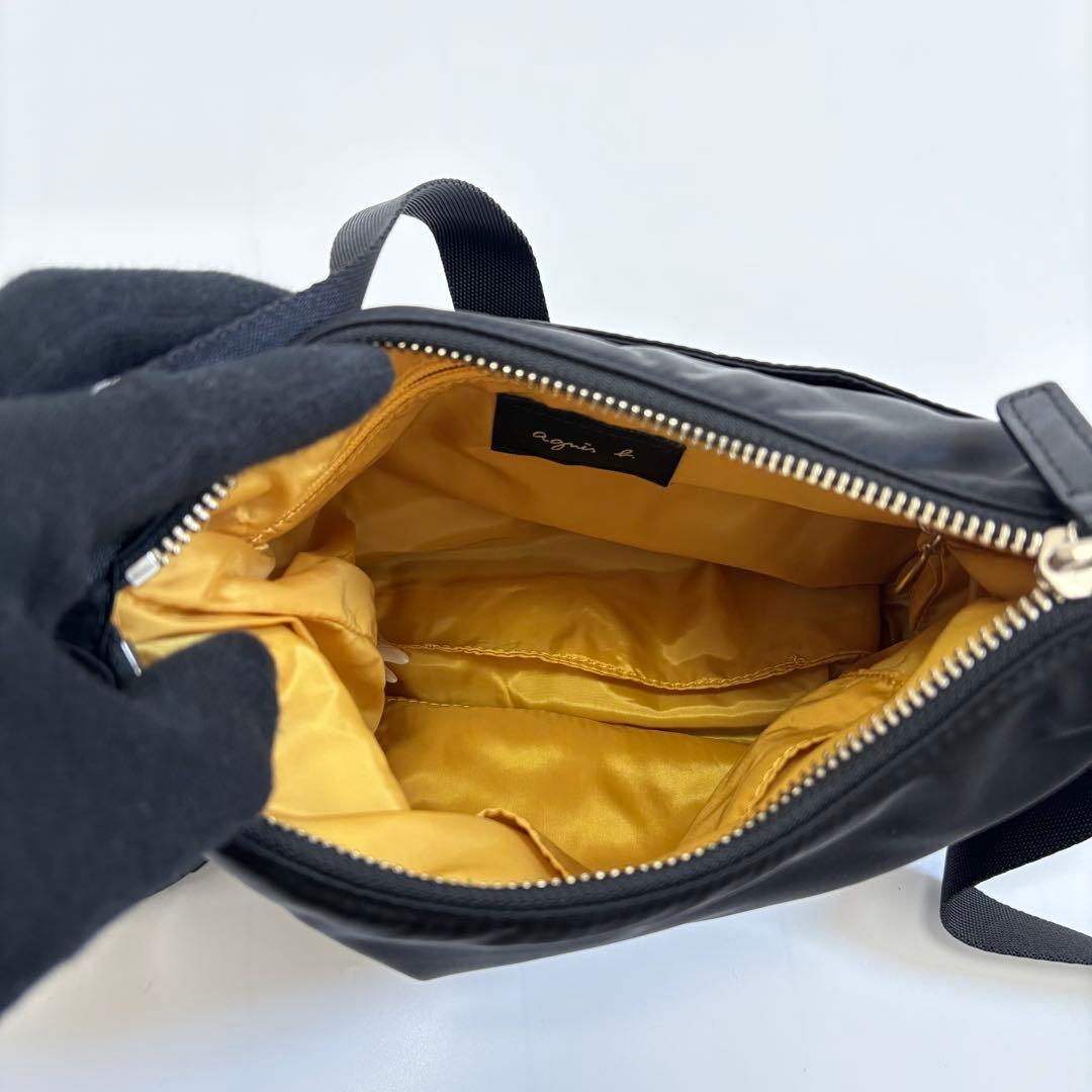美品　アニエスベー　ショルダーバッグ　ロゴ　ナイロン　黒