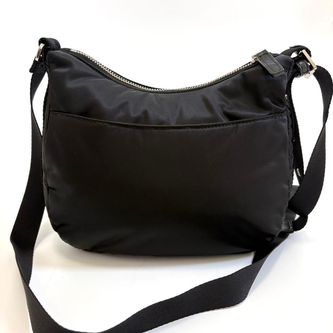 美品　アニエスベー　ショルダーバッグ　ロゴ　ナイロン　黒