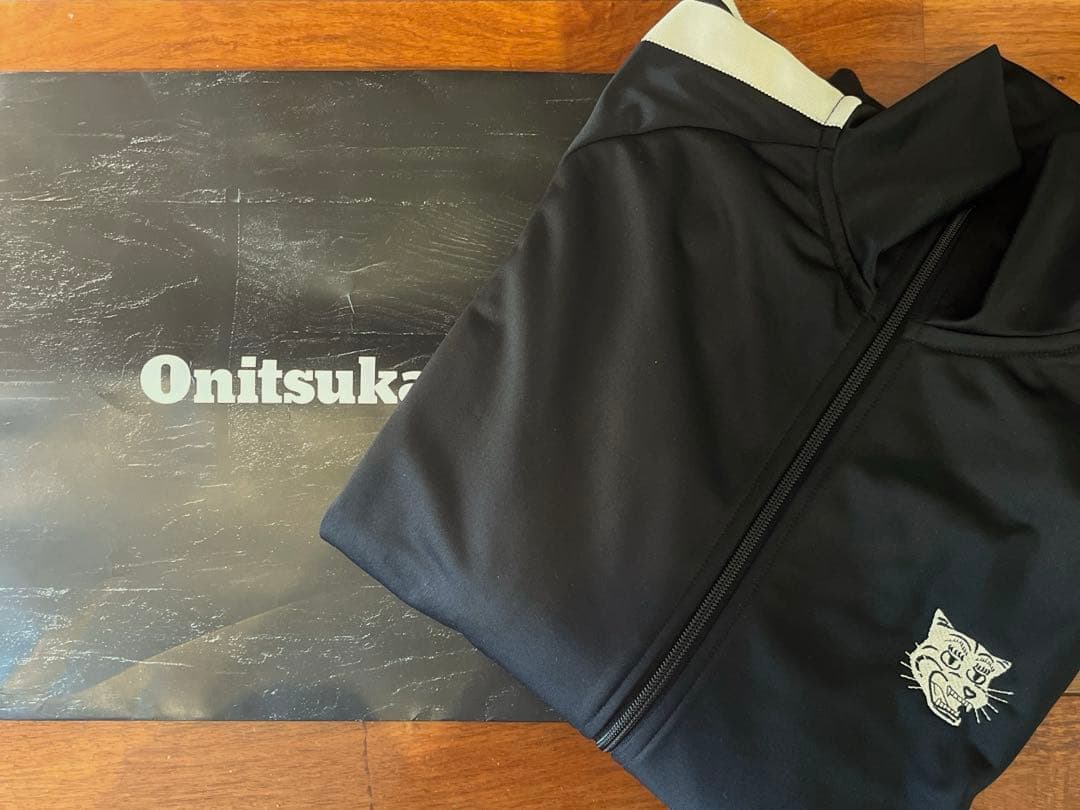 [サイズ完売品] オニツカタイガー　メンズトラックトップ