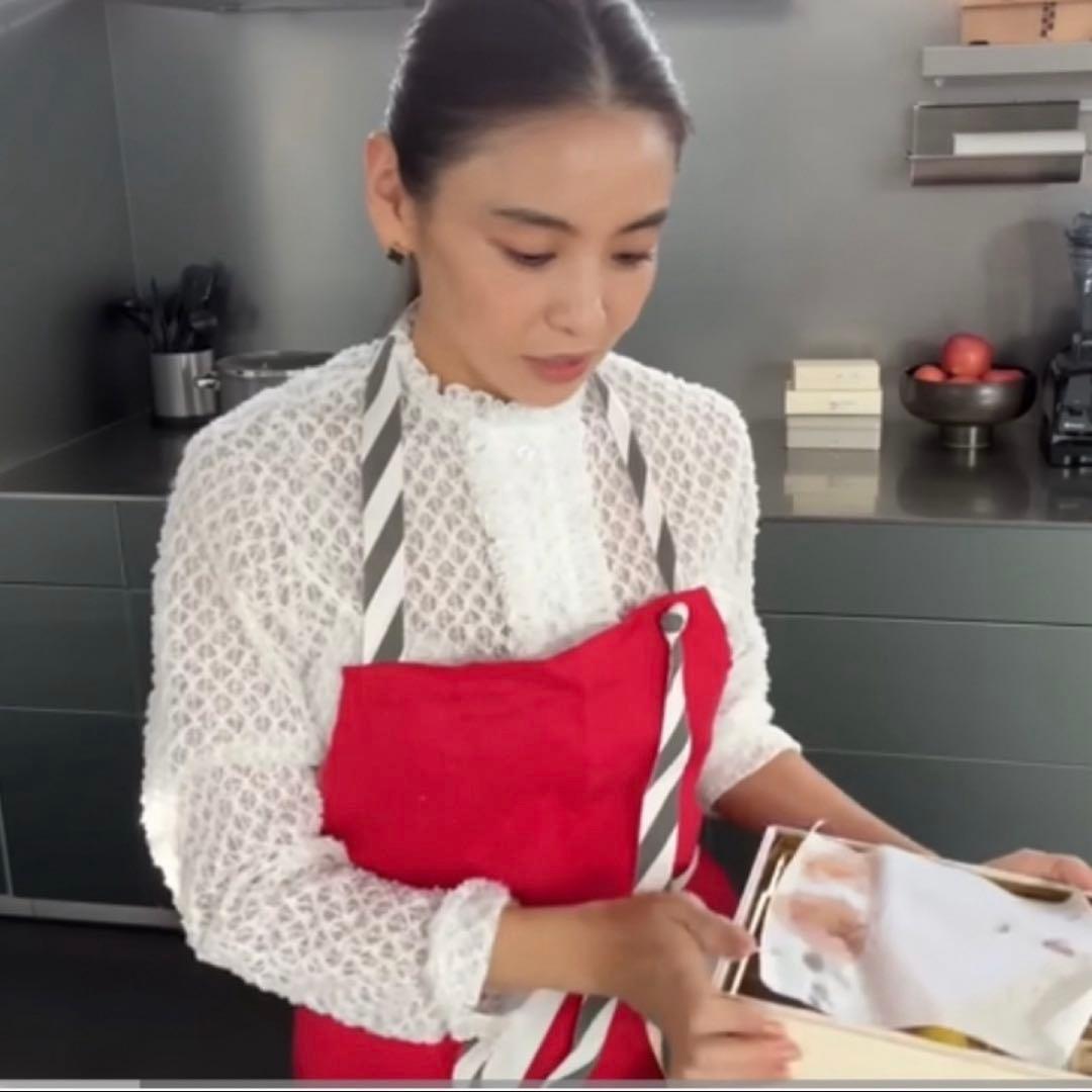 TAKIMAKIたきまき　オリジナルオーガニックエプロン　赤