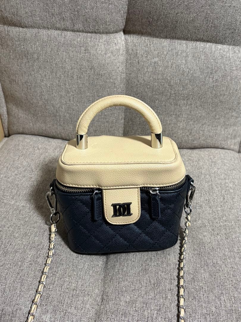 ダーリッチキャビアスキンスクエアミニバッグ