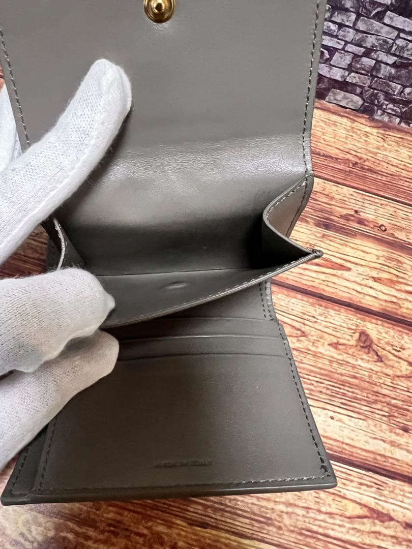 CELINEセリーヌ　トリオンフコンパクトウォレットPebble