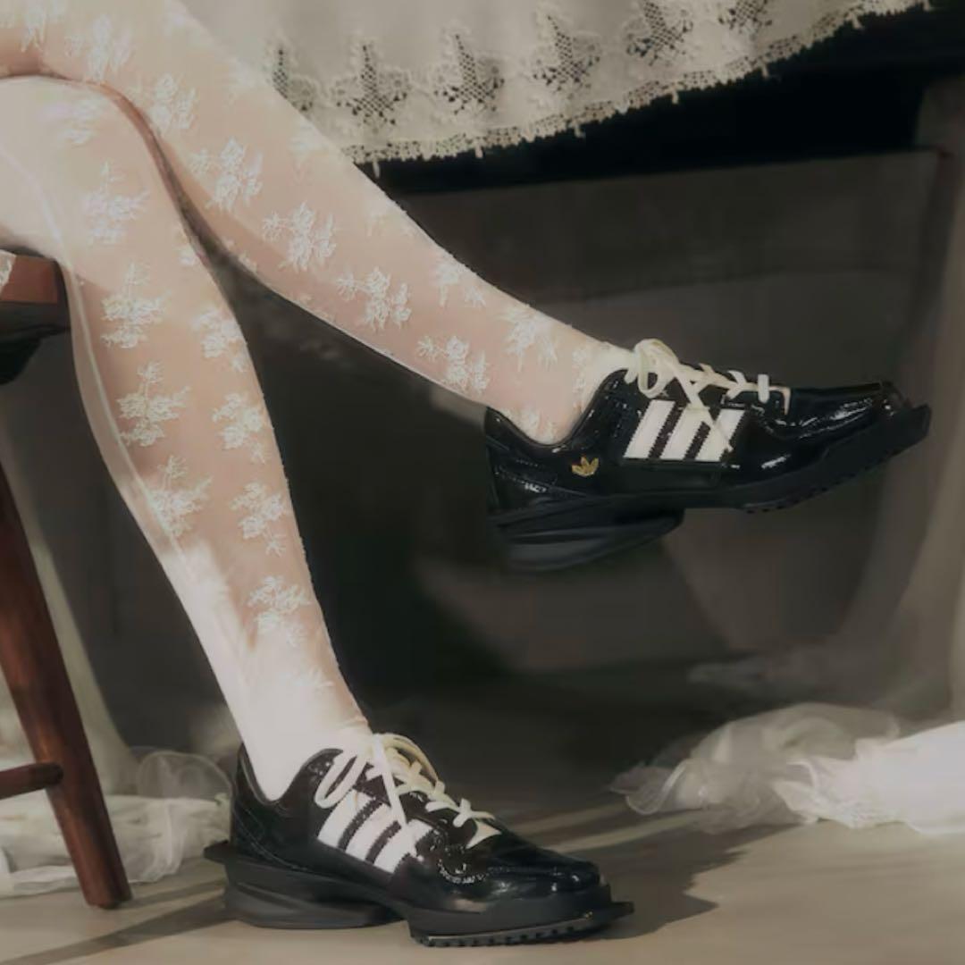 adidas フォーラムスクエアW 22.5cm