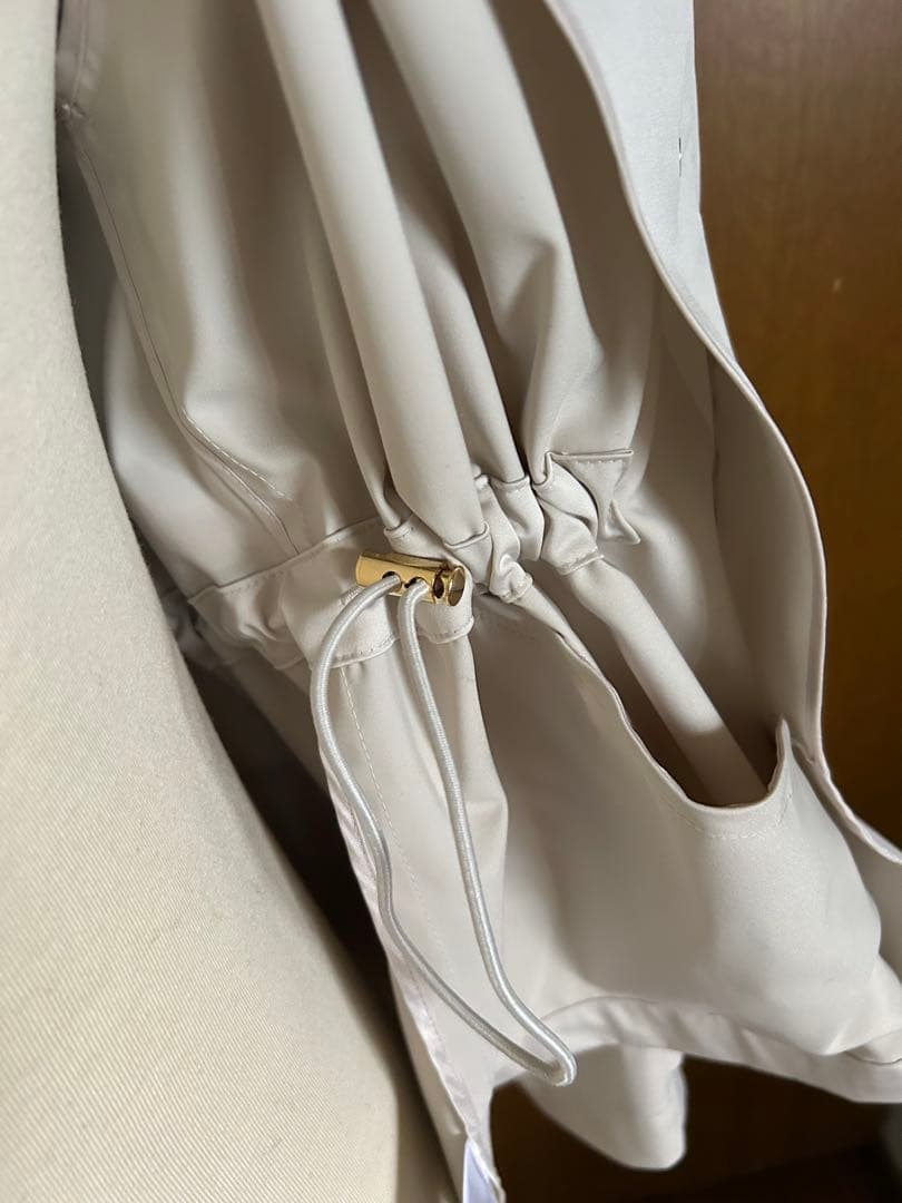 新品　タグ付　アマカ　リモンタサテンショートコート　スプリングコート　Mサイズ