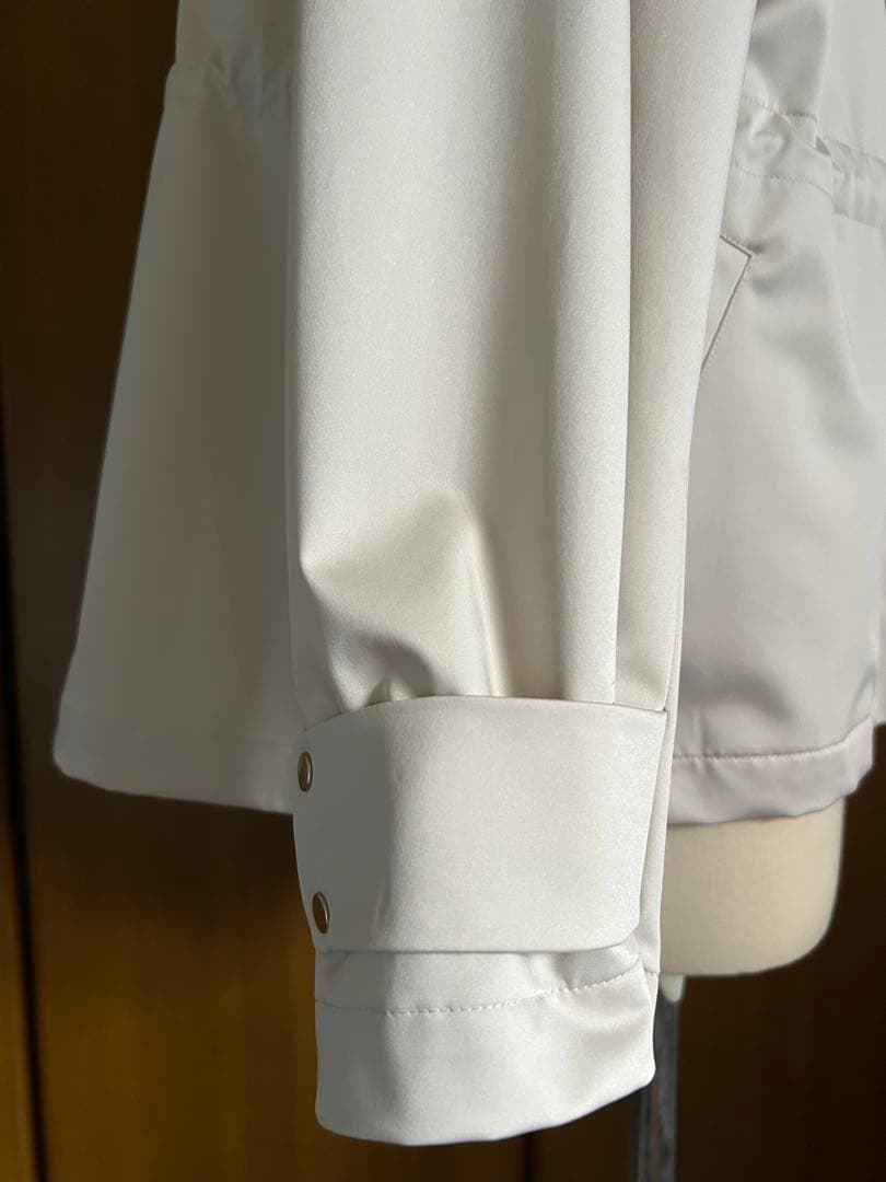 新品　タグ付　アマカ　リモンタサテンショートコート　スプリングコート　Mサイズ