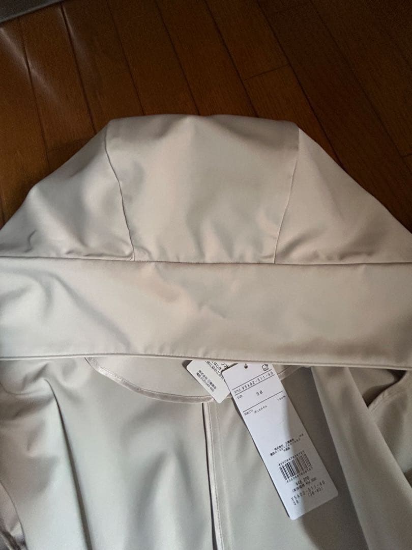 新品　タグ付　アマカ　リモンタサテンショートコート　スプリングコート　Mサイズ