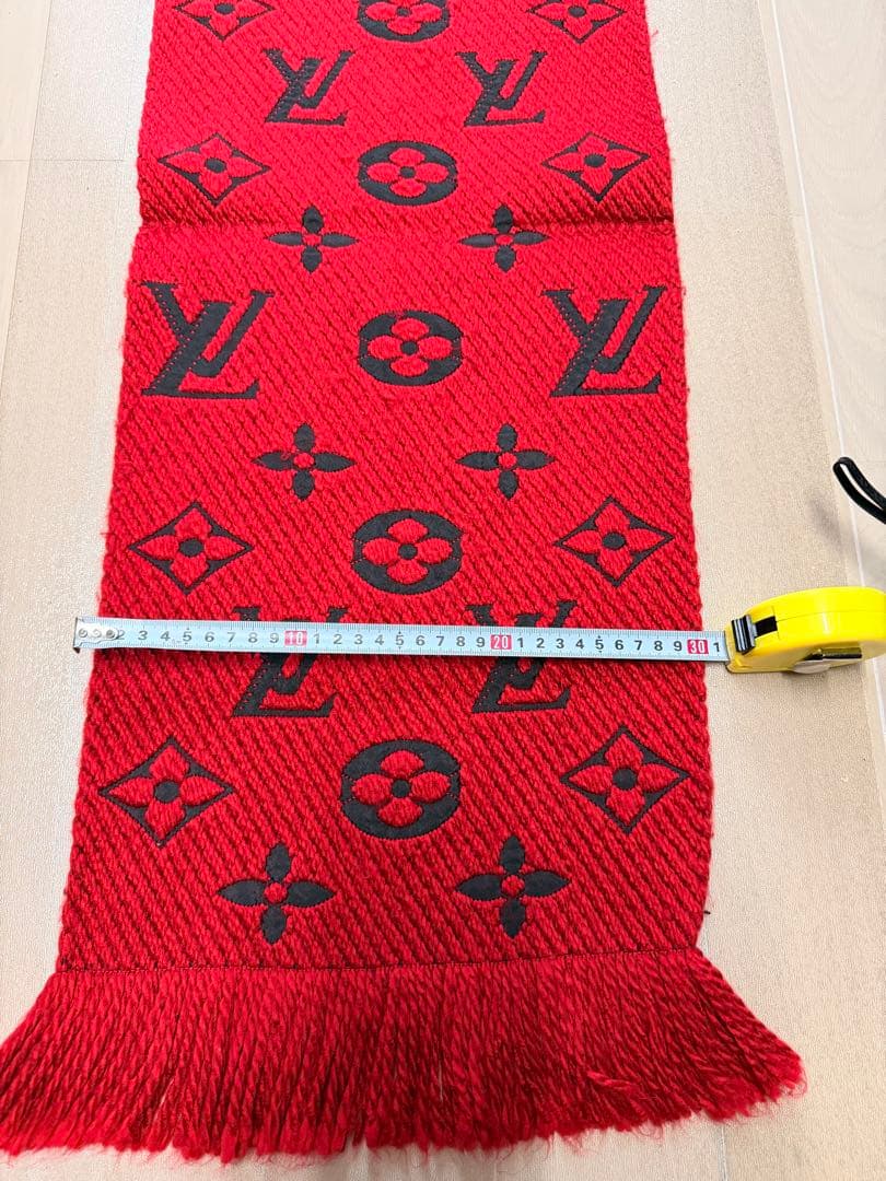 ルイヴィトン赤色 ロゴ入り マフラー