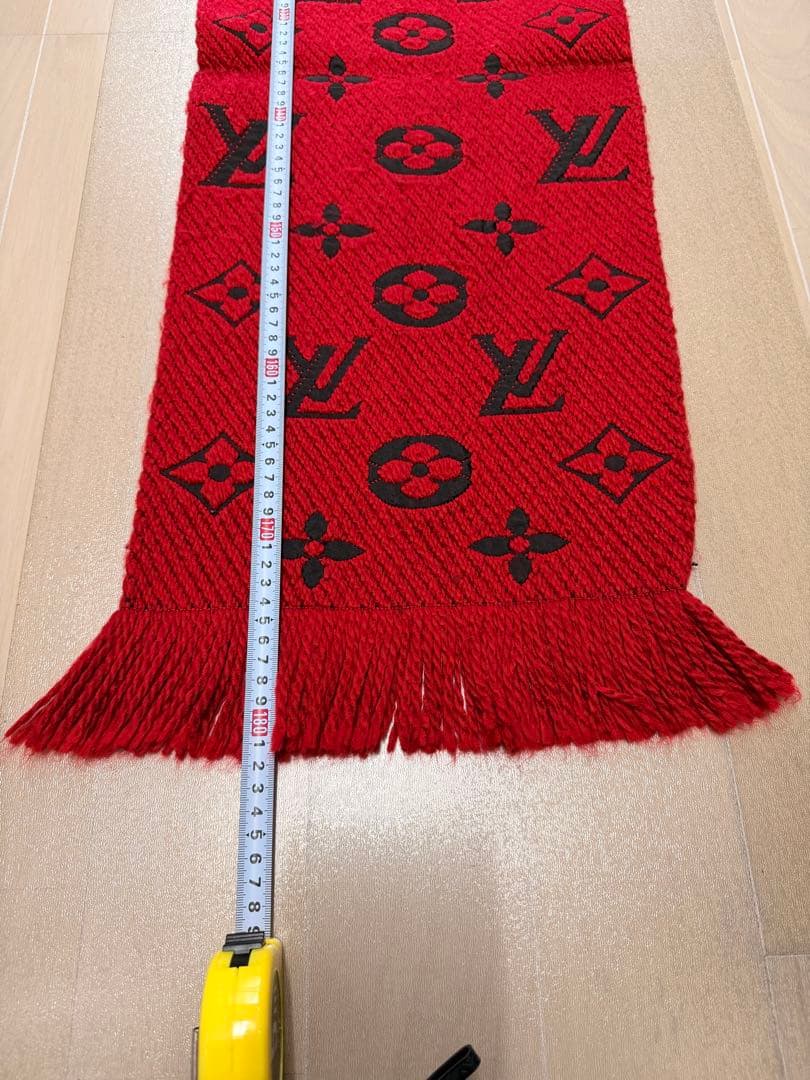 ルイヴィトン赤色 ロゴ入り マフラー