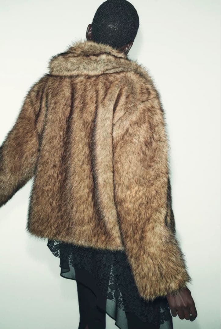 ZARAショートフェイクファーコート8073335700タグ付き試着のみ未使用品