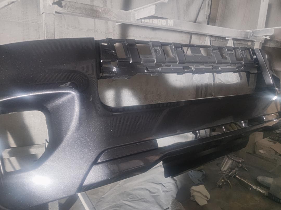 ハイエース２００系　純正Fスムージングバンパー　ナロー070等塗装仕上げ。