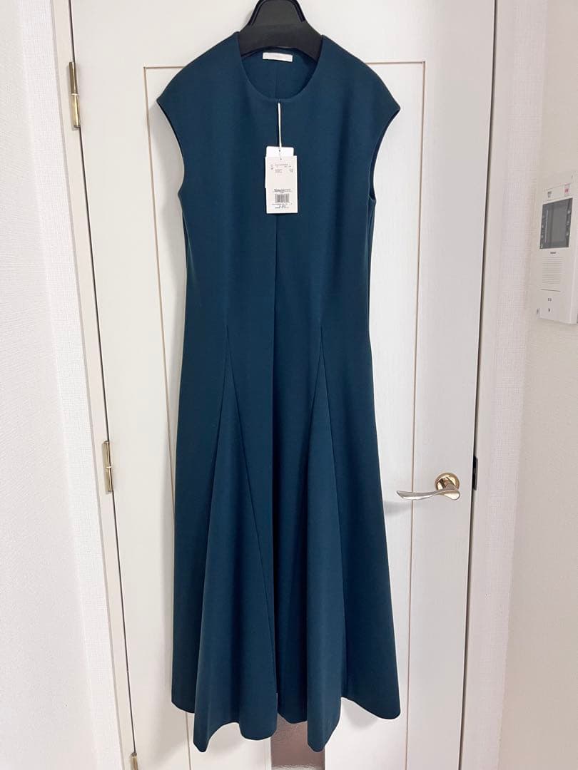 新品未使用　AW秋冬LE PHIL ダークグリーン ノースリーブワンピース