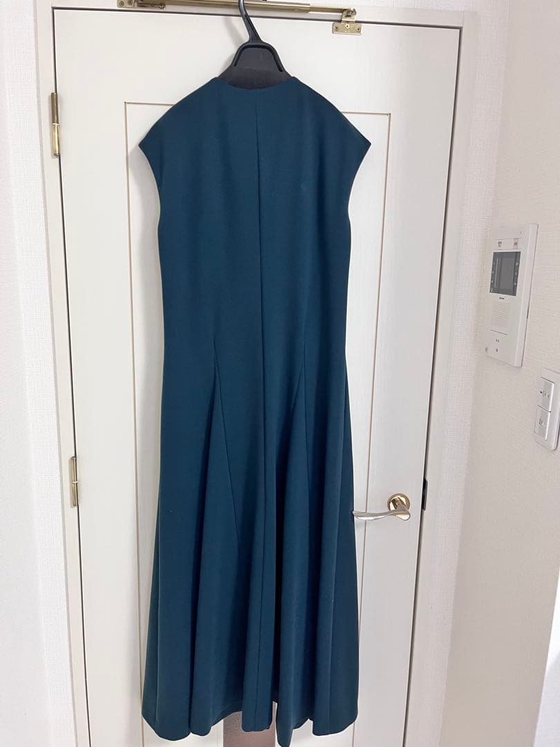 新品未使用　AW秋冬LE PHIL ダークグリーン ノースリーブワンピース