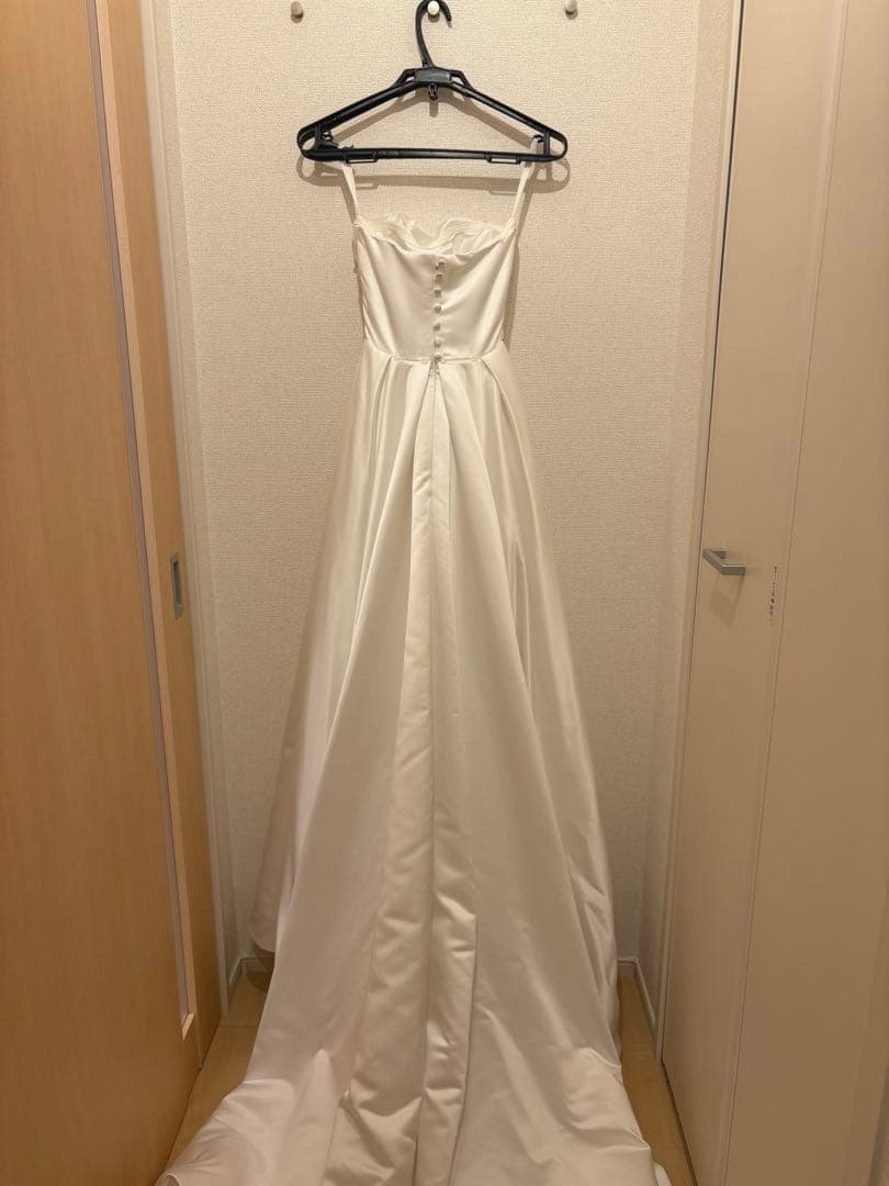 【ドレスプロダクション】W257 パフスリーブ Aラインドレス　トレーン付き