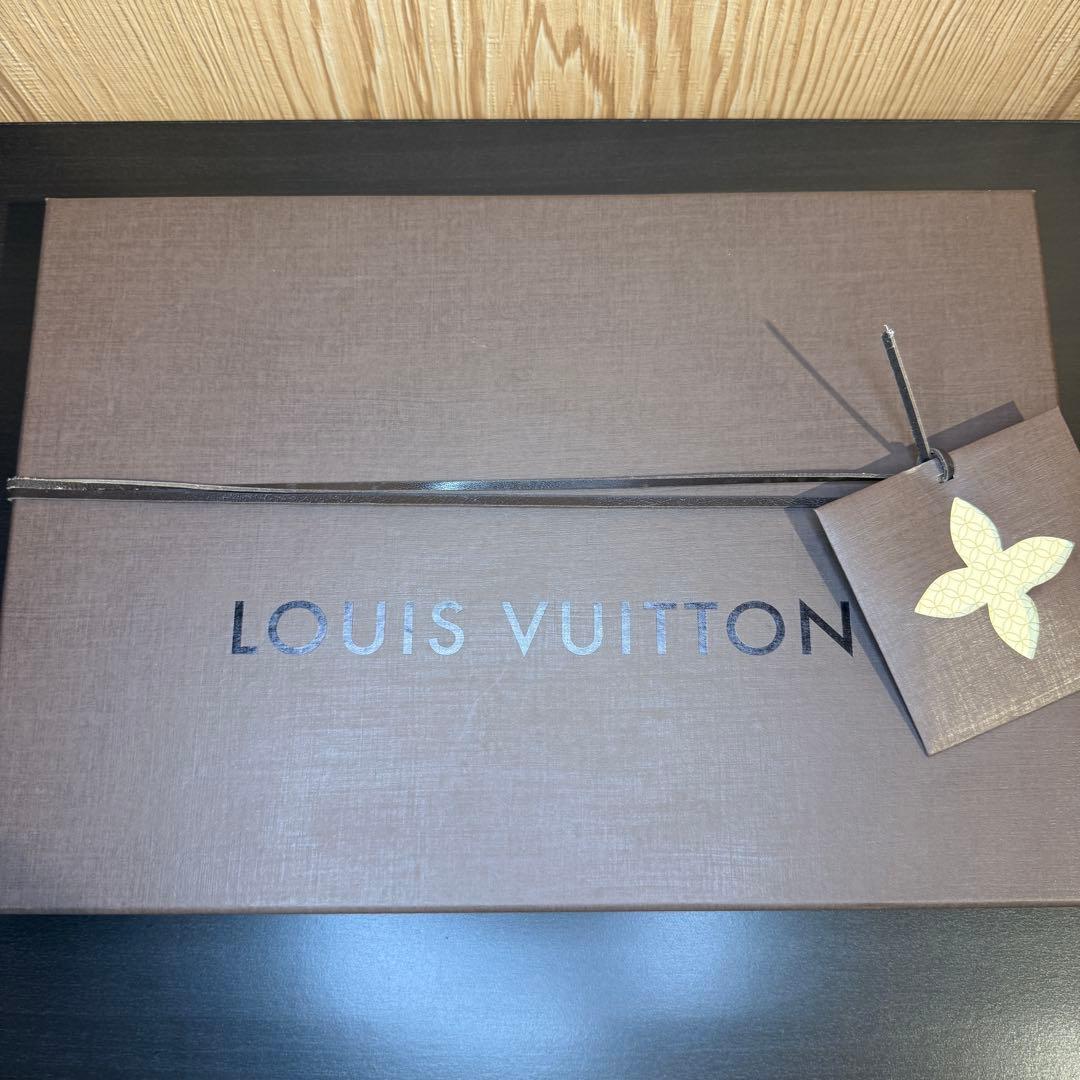 LOUIS VUITTON ルイ・ヴィトン｜マフラー｜エシャルプ・プティ・ダミエ