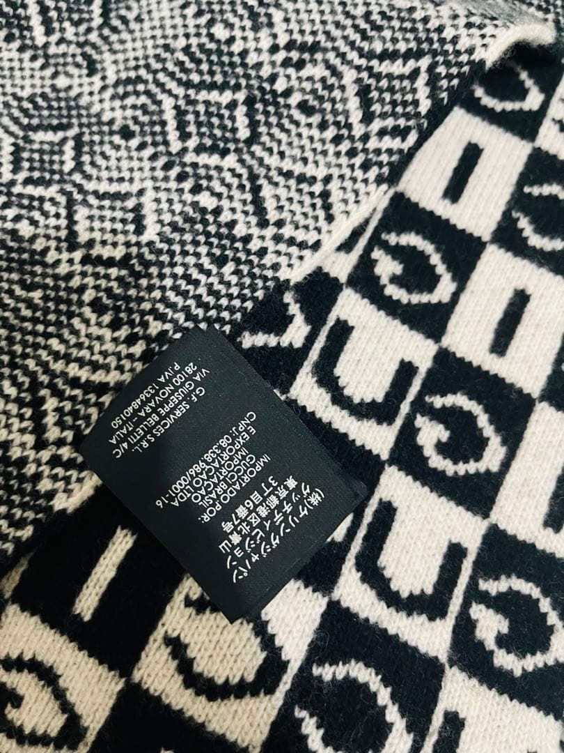 GUCCI メンズ　ロゴ入りチェック柄ニットマフラー