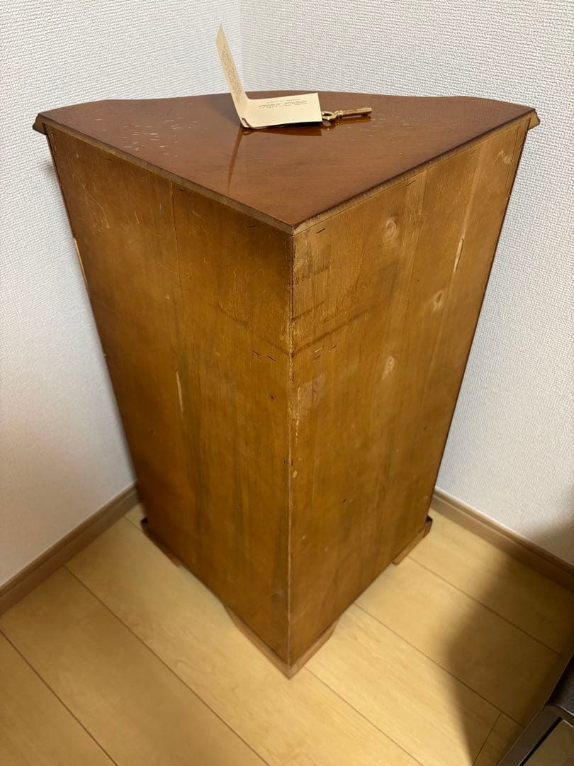 イタリア製家具　FP PASI 木製コーナーキャビネット　鍵付き