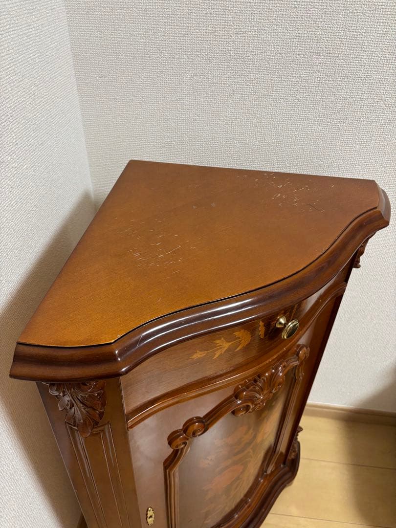イタリア製家具　FP PASI 木製コーナーキャビネット　鍵付き