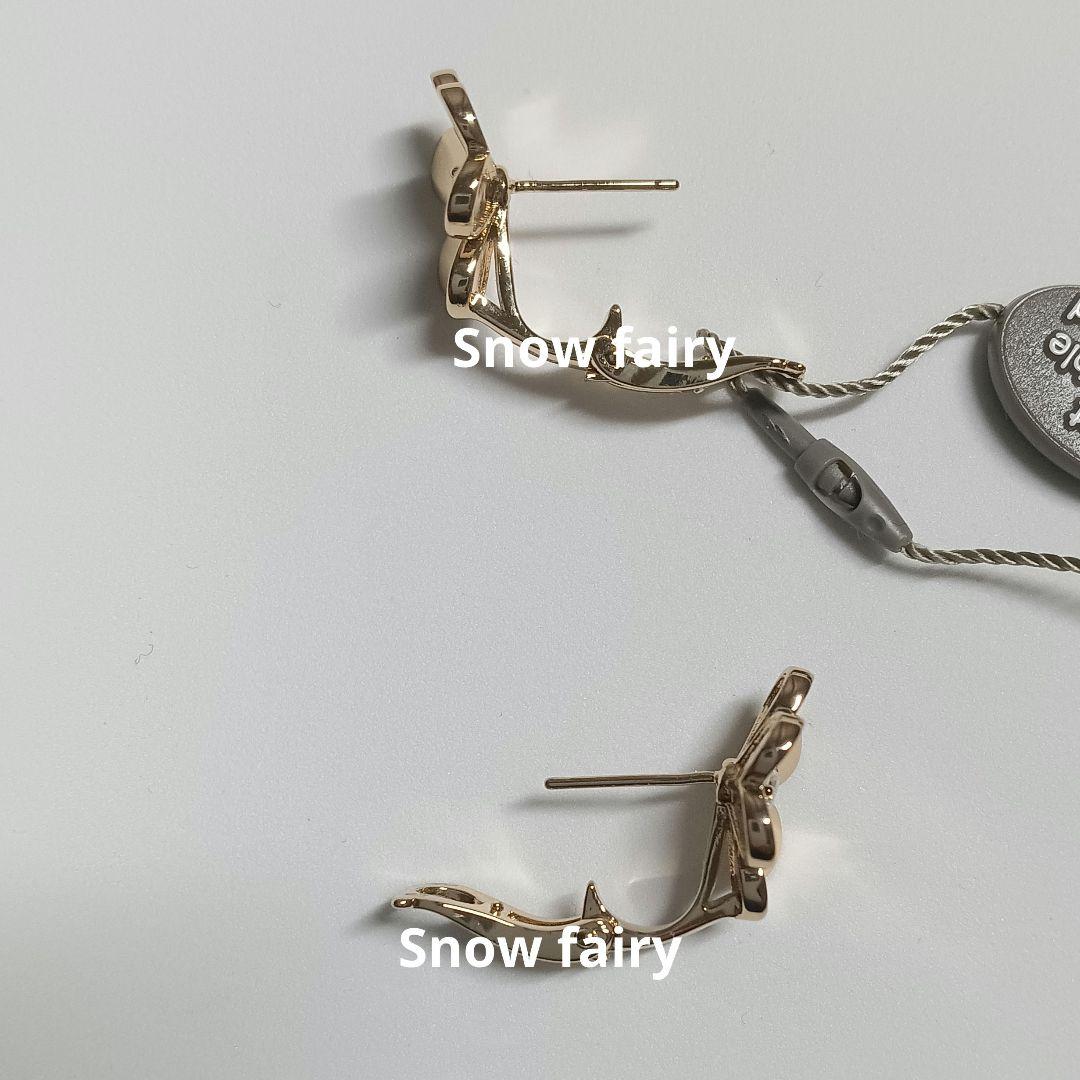 ハイクオリティ　三つ葉ピアス　フラワーピアス　YG