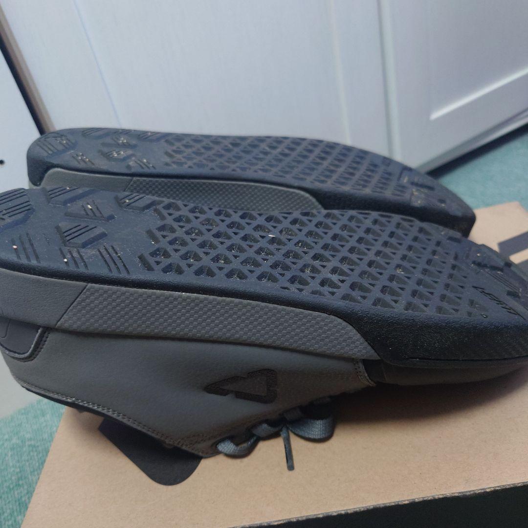 LEATT リアットMTBフラットペダル　スペシャライズドSPECIALIZED