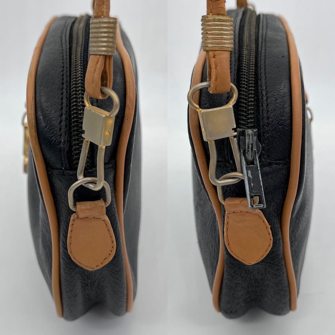 GUCCI ショルダーバッグ ポシェット 斜めがけ ロゴ金具 グッチプラス 本革