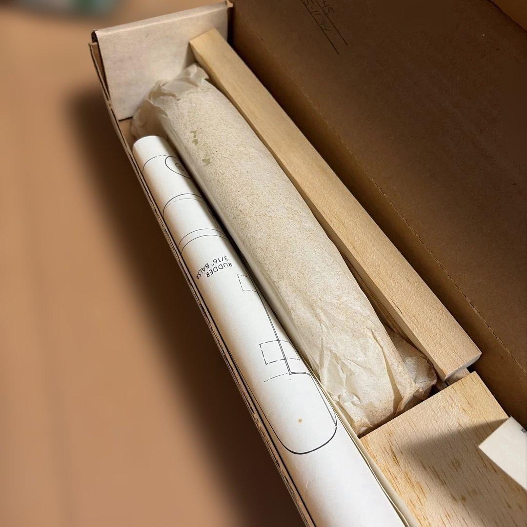 ハウス・オブ・バルサ社のT-6テキサン　エンジンラジコン飛行機キット