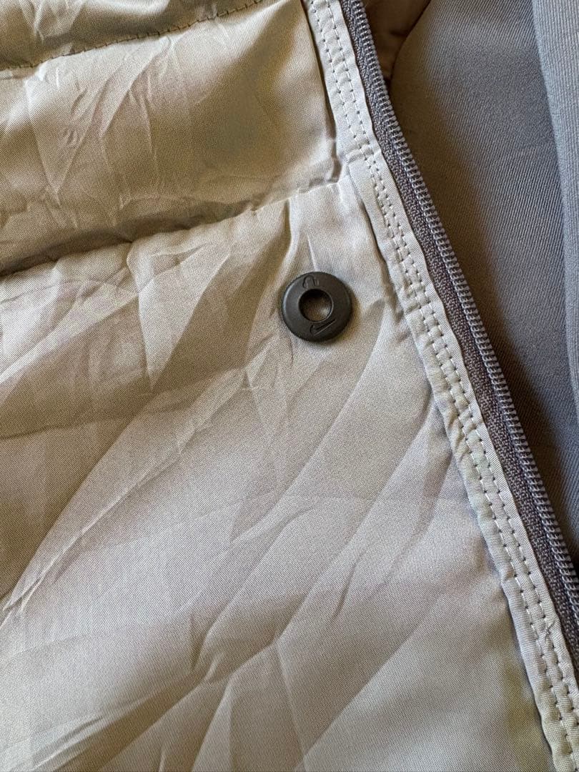 NIKEgolf エアロロフト　ゴルフウェア　中綿　グレー　ナイロン　スウェット