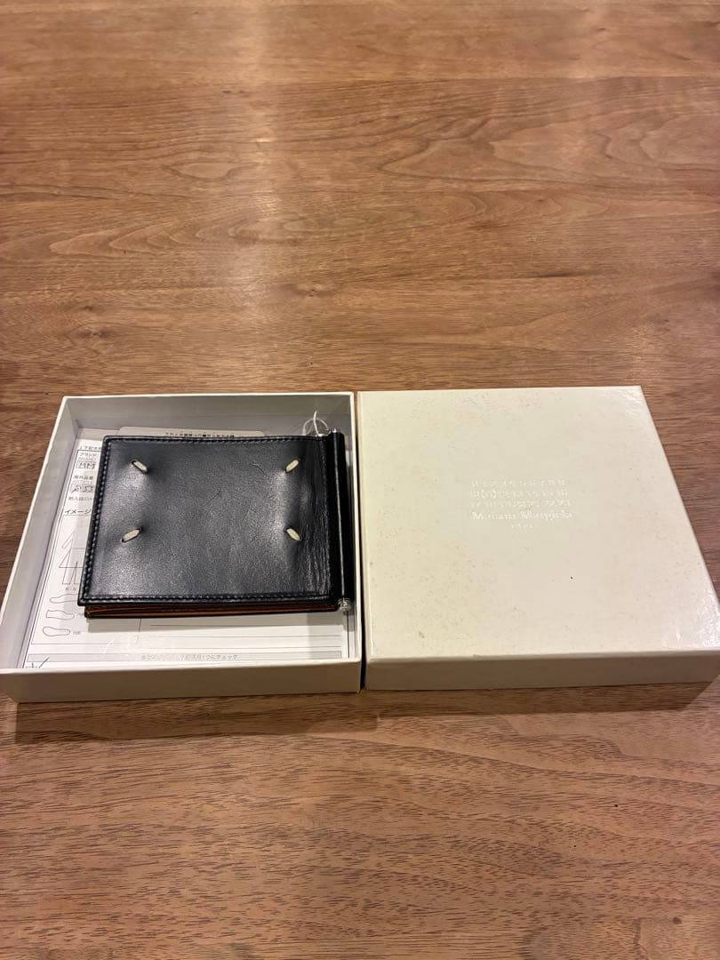 メゾンマルジェラ レザー ウォレット S55UI0137 黒 箱付き(正規品)