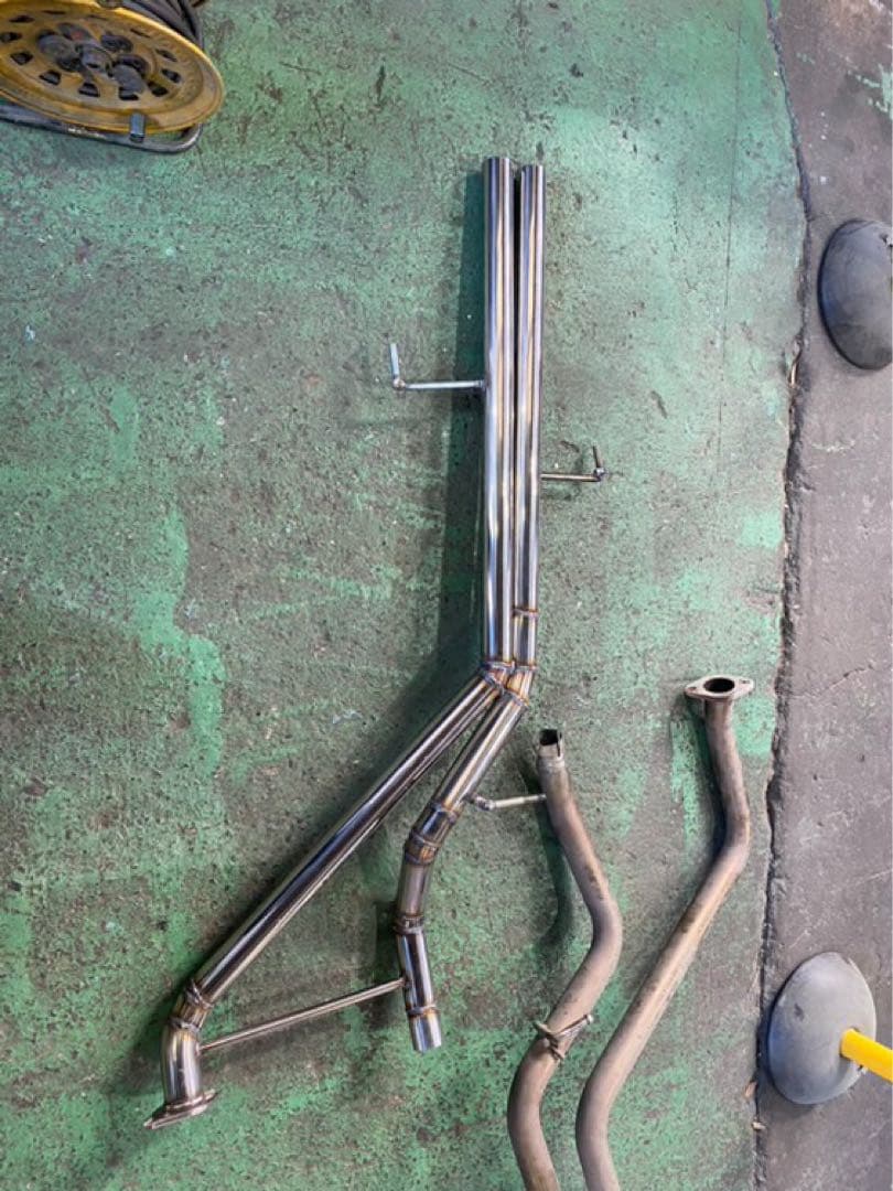 Y33シーマV8ステンレス製デュアルマフラー