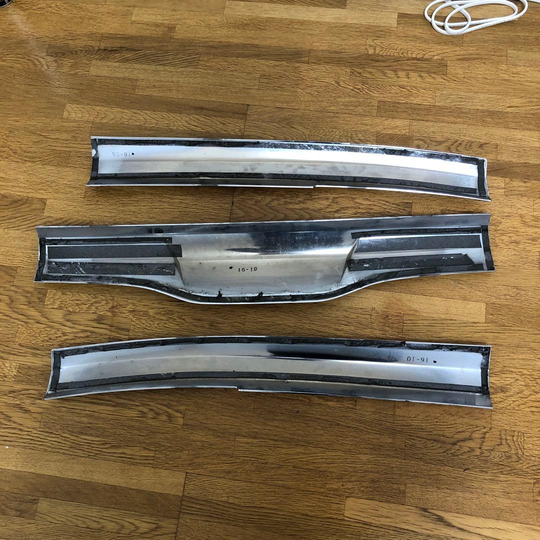 クオン　フロントパネル　ドアー回りメッキカバー