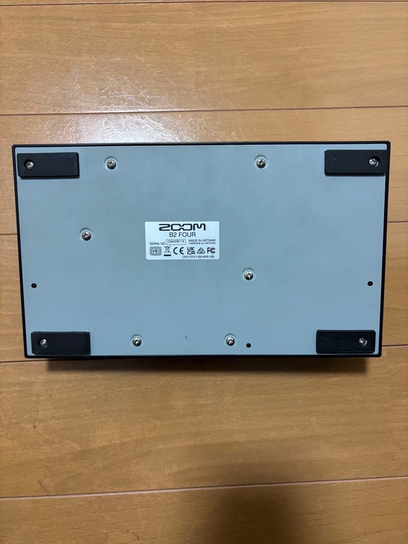 Zoom B2 Four ベースエフェクター
