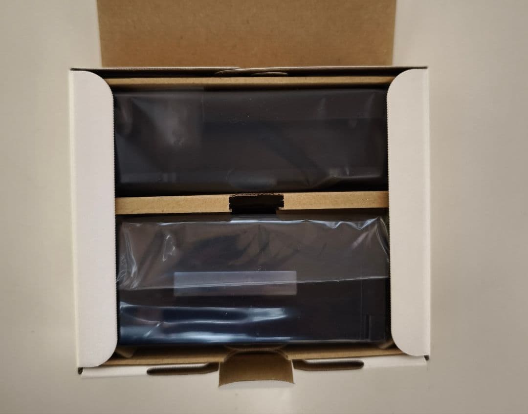 新品 SoftBank AQUOS ケータイ3 805SH