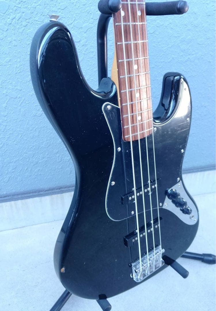 ベース Squier by Fender JAZZ BASS
