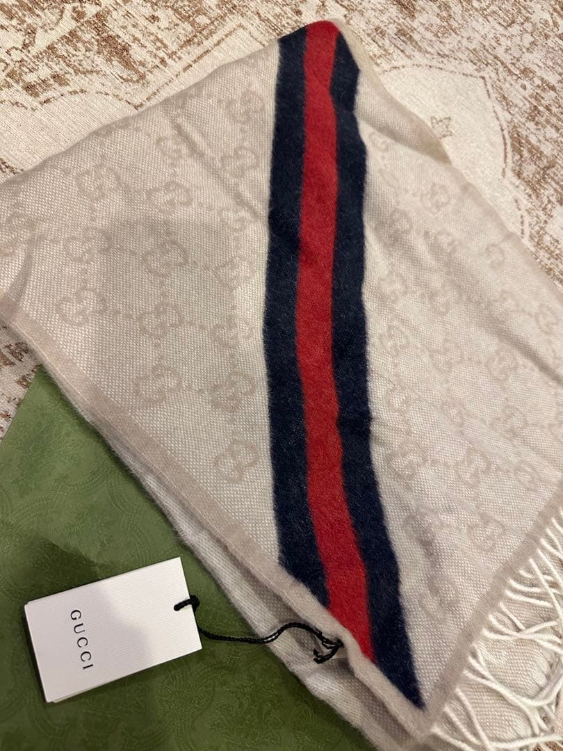 ゜*゜様 新品　グッチ　GUCCI マフラー　ショール　メンズ　レディース　ユニ