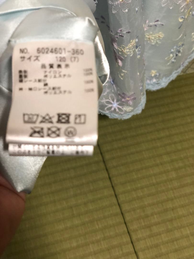 メゾピアノ　水色 花柄刺繍 半袖ワンピース120