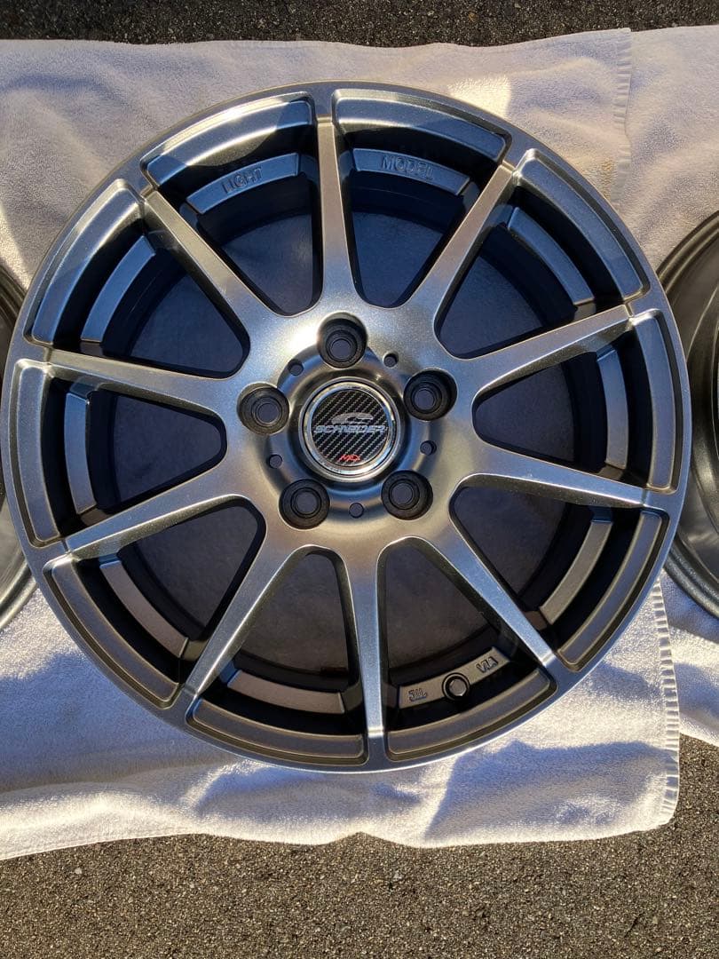 16インチ 多スポークデザイン ホイール