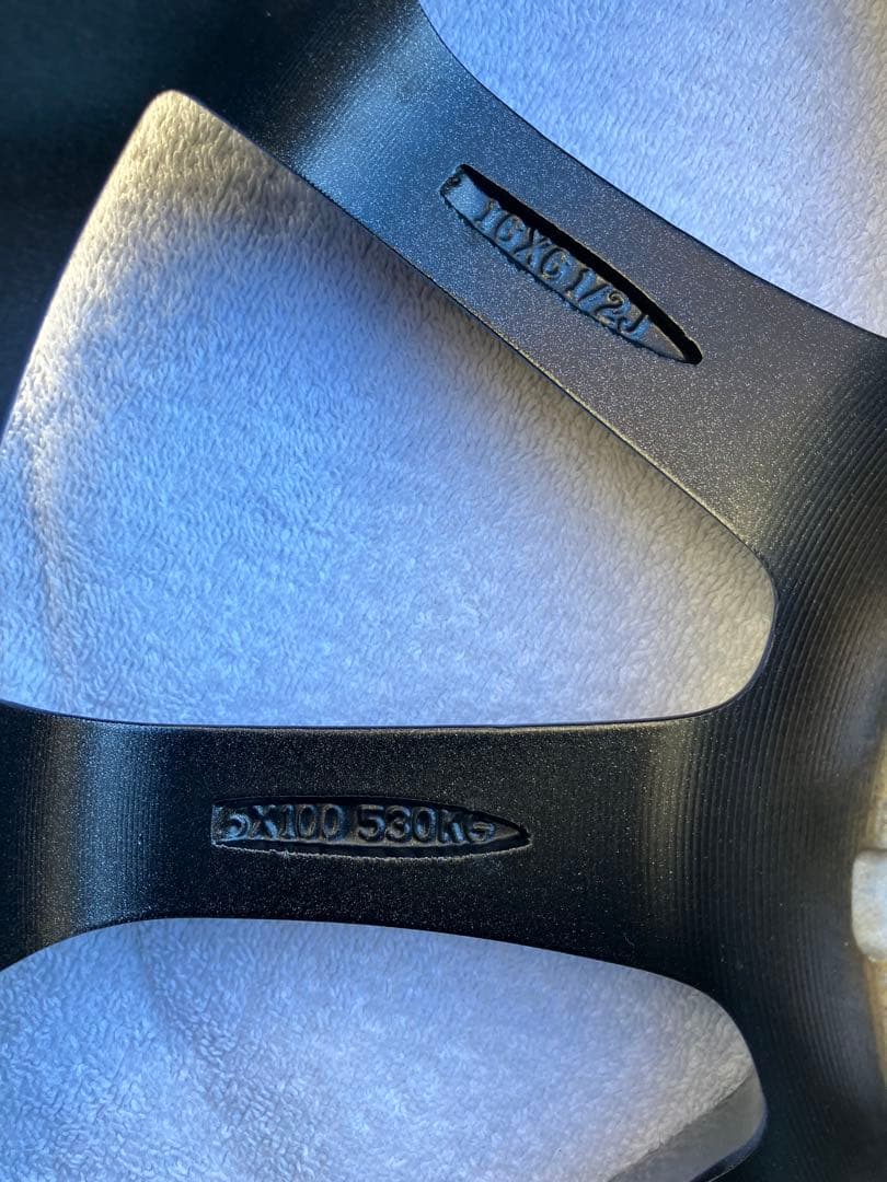 16インチ 多スポークデザイン ホイール