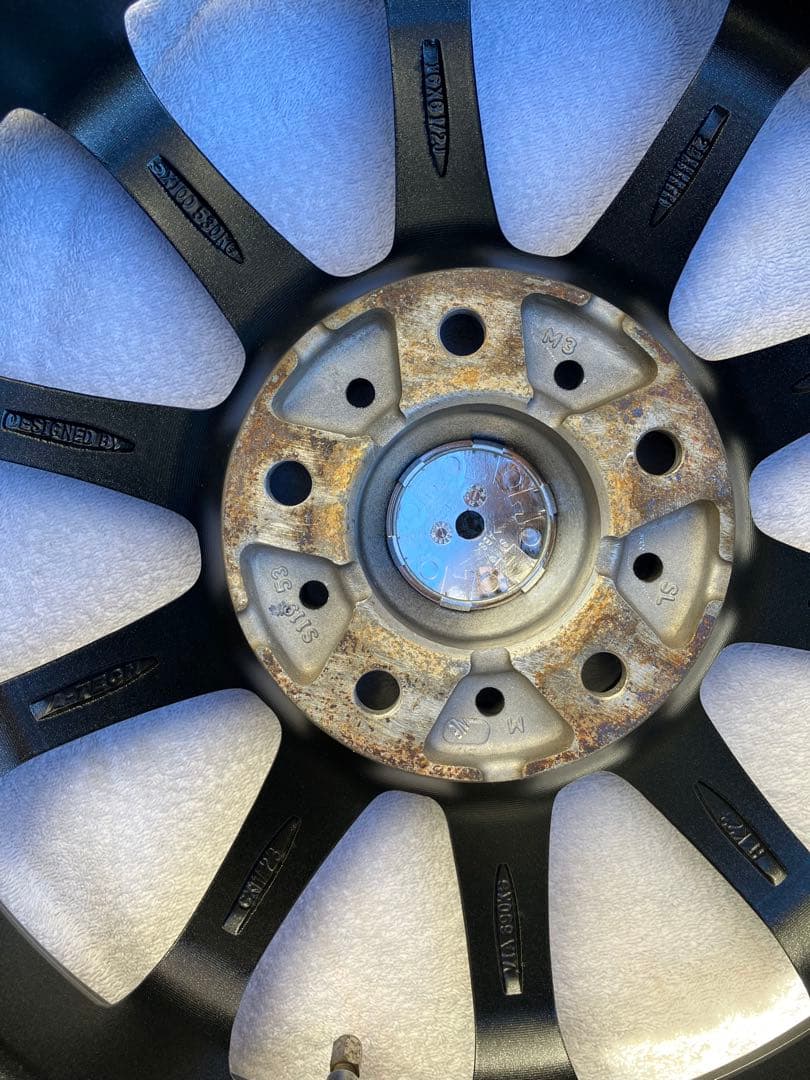 16インチ 多スポークデザイン ホイール