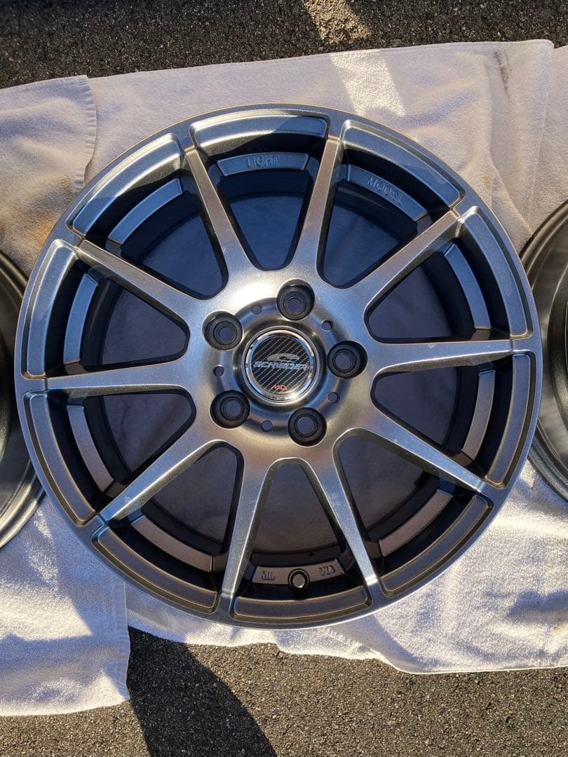 16インチ 多スポークデザイン ホイール