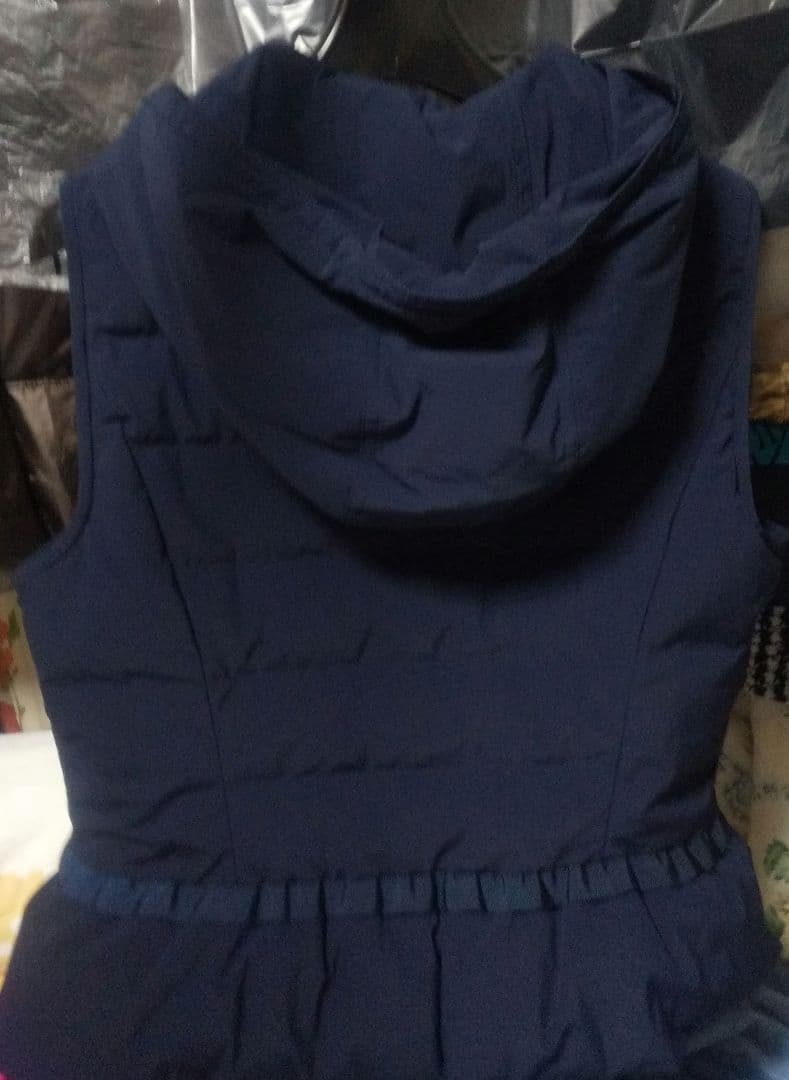 エムズグレイシー 可愛いフリルつきダウンベスト フードつき