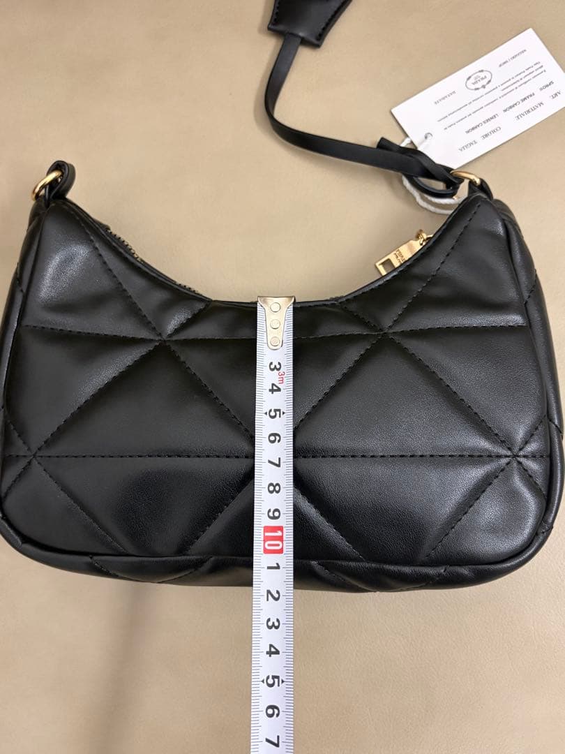 ノベルティ　ブラック ショルダーバッグ ミニポーチ付き