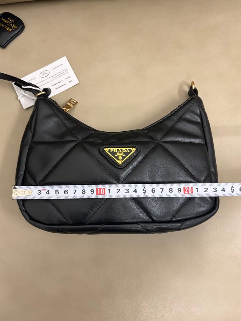 ノベルティ　ブラック ショルダーバッグ ミニポーチ付き