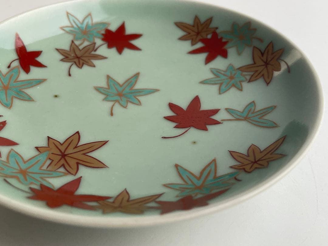 骨董　アンティーク　青磁色絵　紅葉文様　五寸皿　丸皿　竜田川　箱付き