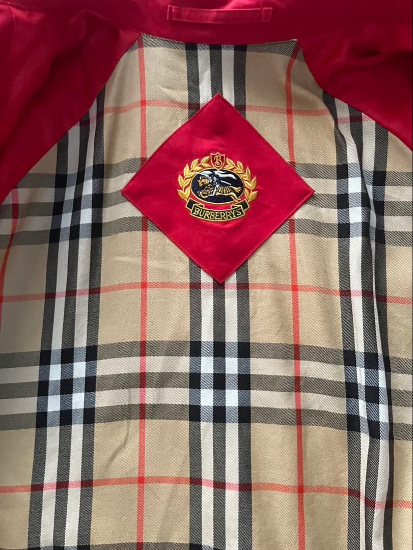 Burberry レッドトレンチコート チェック柄